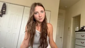 Squirting Stepsister Role-Play Cures Depression