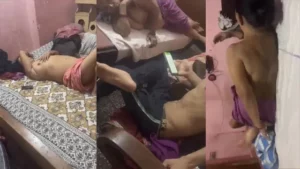 Aunty Lying Freely On Bed With Open Boobs Infront Of Kids – Indian porn video
