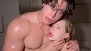 Blonde Enjoys Blowjob and Double Cumshot