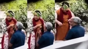 Desi Aunty Park – Old Man Boobs Suck – Indian porn video