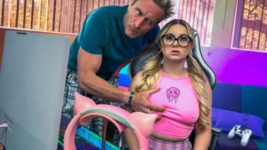 FreeuseFantasy – Aria Banks – Uncle’s Free Use Dream – Tiny Gamer Girl Glitches Unless She Gets Dick