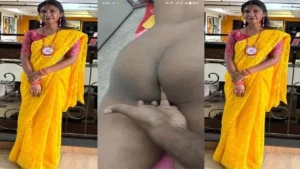 Horny Girl Satisfying Two Dick At Fucking Porn – Indian porn video