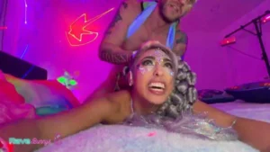 Luna Colombiana Desire To Get Fucked in a Neon Night Experience With Brian Omally