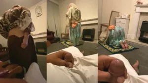 Muslim Milf Wife Doing Namaz – While Husband Jerking Behind – Indian porn video