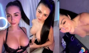 Caryn Beaumont Fills Both Her Ass And Pussy