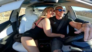 Thick Elle Brooke Sucks A Cock While Cruising