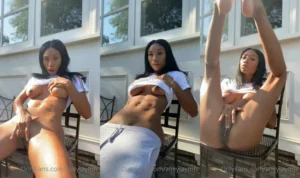 Zoeyjaymfc Fingers Outdoors In The Sun